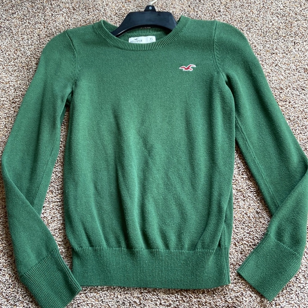 Hollister sweater